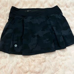 Black camo lululemon skirt size 4 Pace Rival